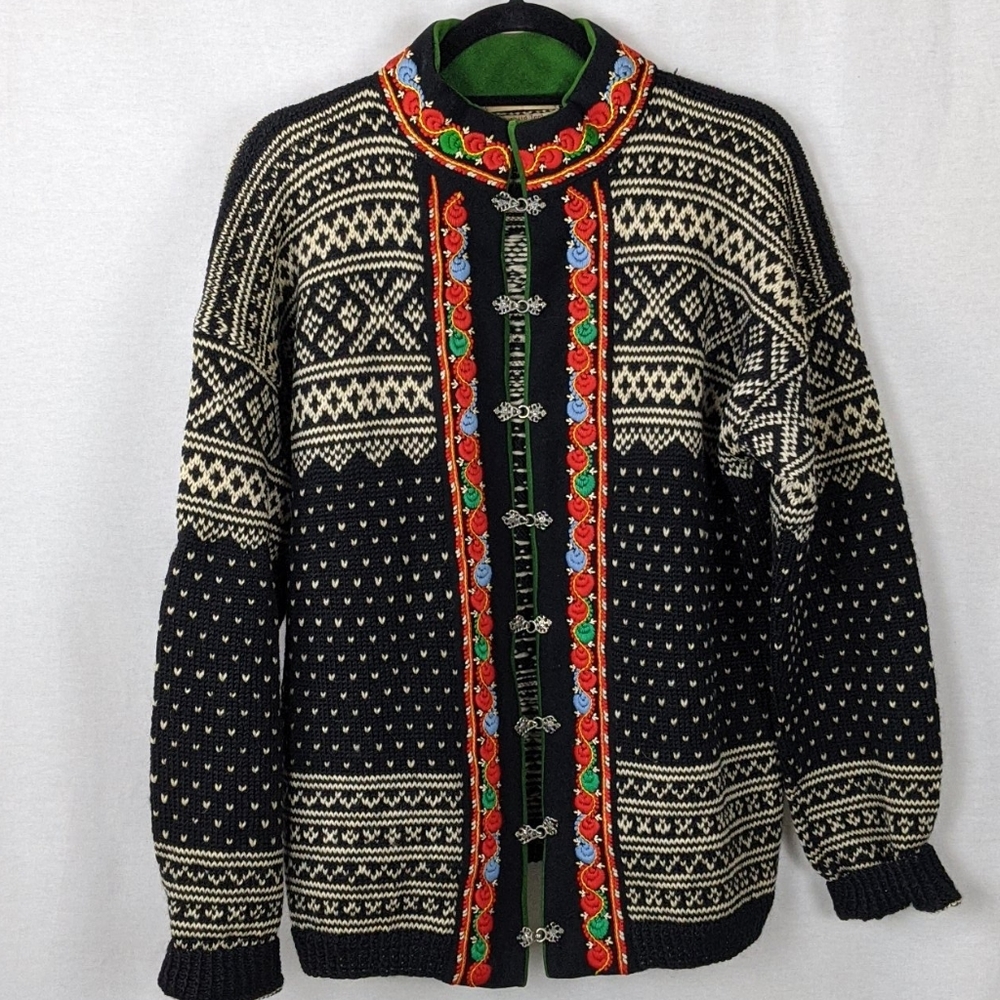 VTG HANDMADE WOOL NORWEIGAN CARDIGAN SWEATER